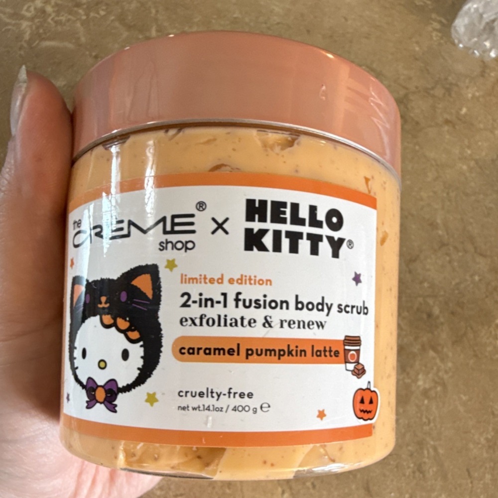 The Crème Shop x Hello Kitty Caramel Pumpkin Latte 14.1 oz HFB5204